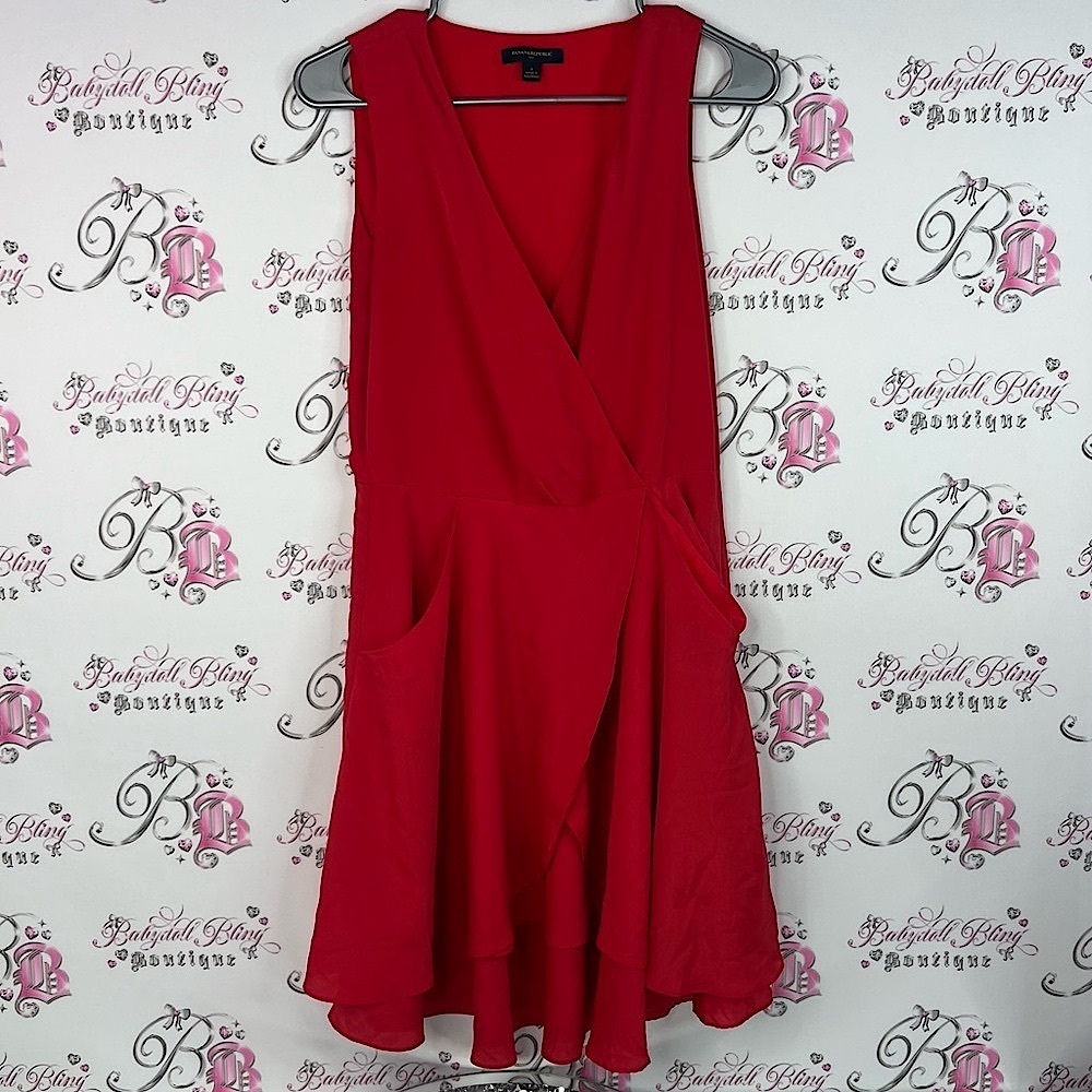 Banana Republic dress Vneck ruffle detail Vibrant Red classy Dress